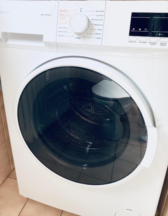 Seebrise Ferienwohnung, Seenähe, DAZN Sport Live Stream, WOW Stream, Privatparkplatz, Wlan, Balkon Rielasingen-Worblingen Exterior foto